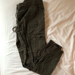 Army-Green Combat joggers!!!✅😎